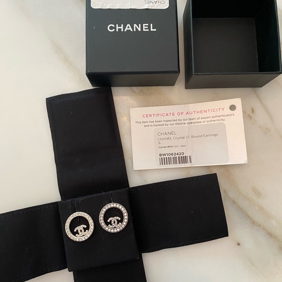 CHANEL Black and Silver CC Earrings - Picture 1 of 8
